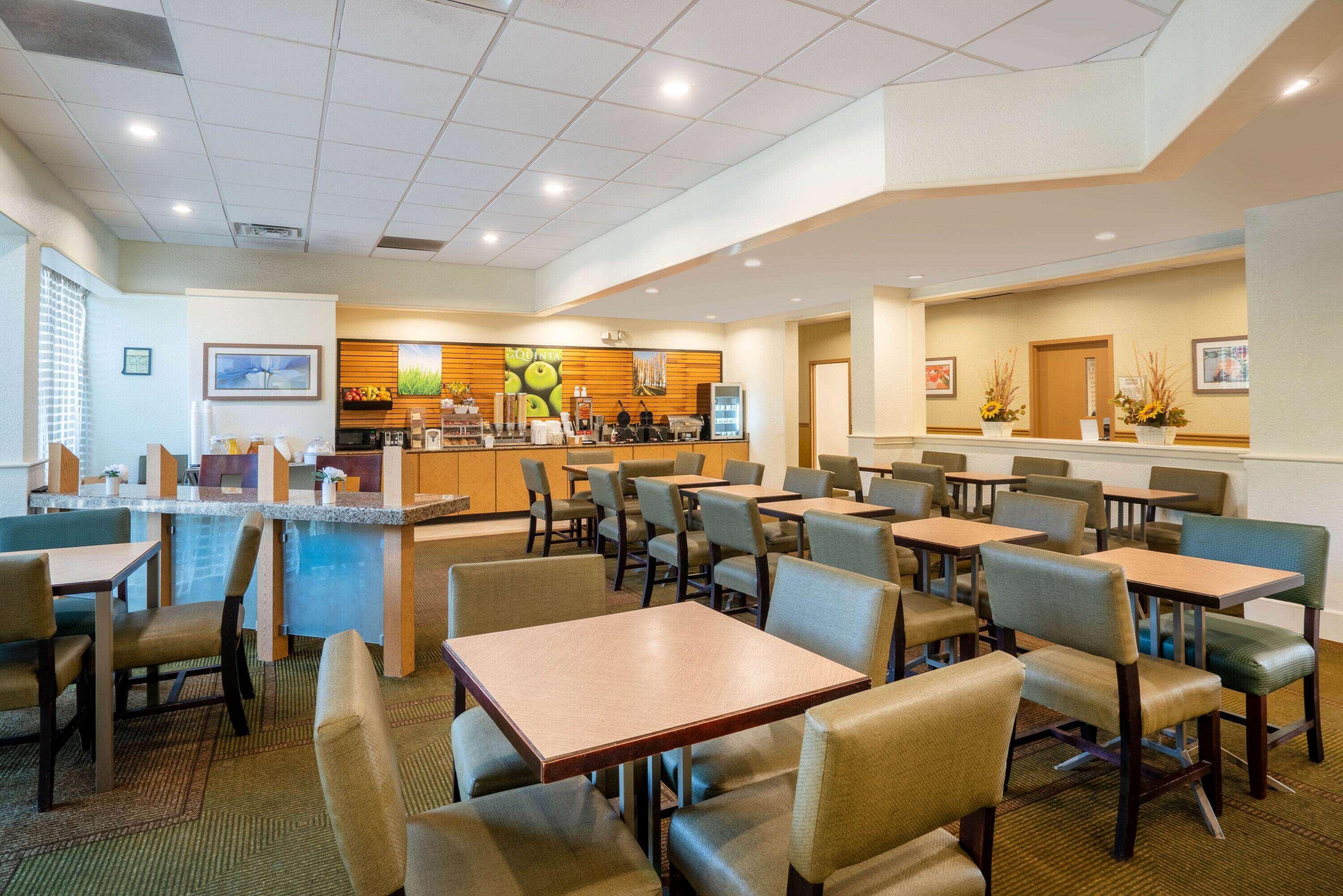 La Quinta By Wyndham Nashville Airport/Opryland Екстериор снимка