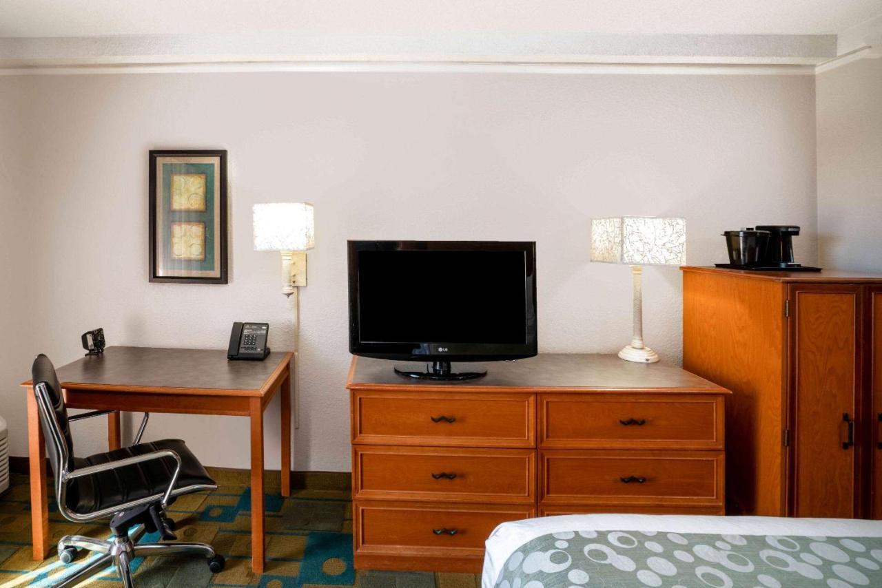 La Quinta By Wyndham Nashville Airport/Opryland Екстериор снимка