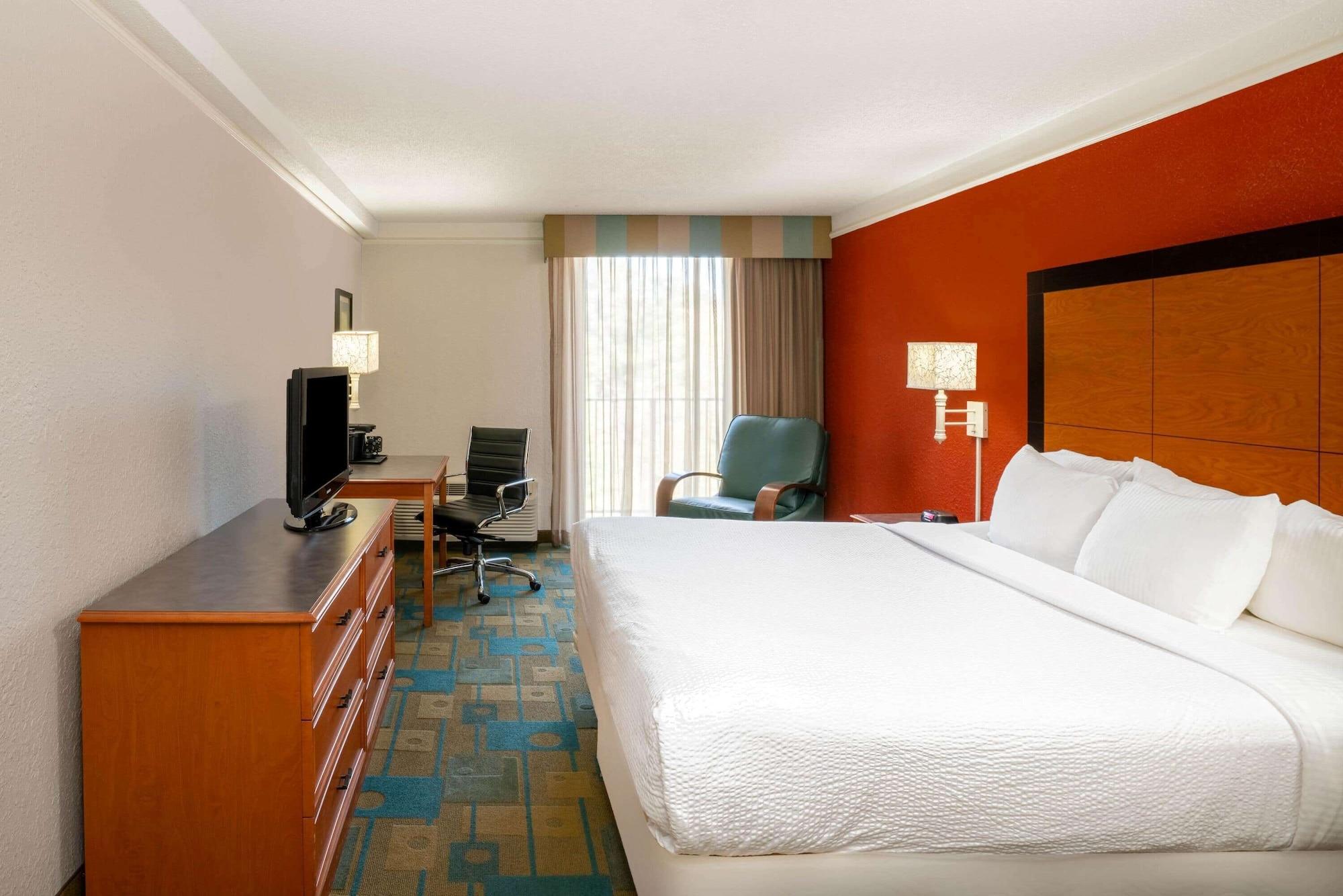 La Quinta By Wyndham Nashville Airport/Opryland Екстериор снимка