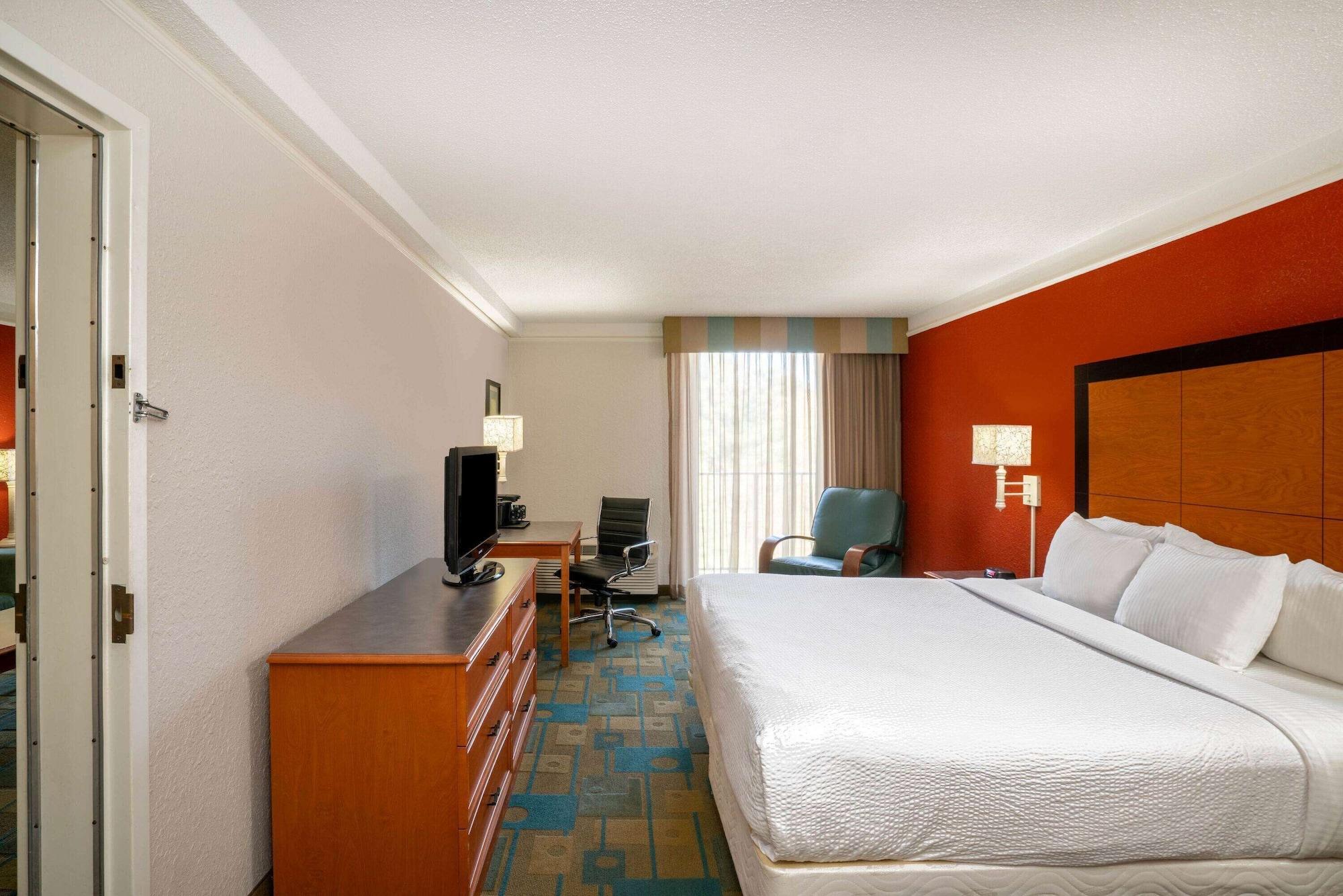 La Quinta By Wyndham Nashville Airport/Opryland Екстериор снимка